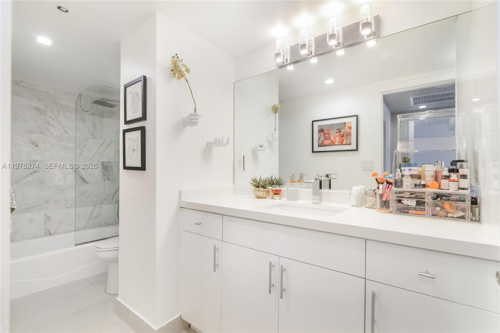 401 BLU OF NORTH BEACH CO - Residential Lease