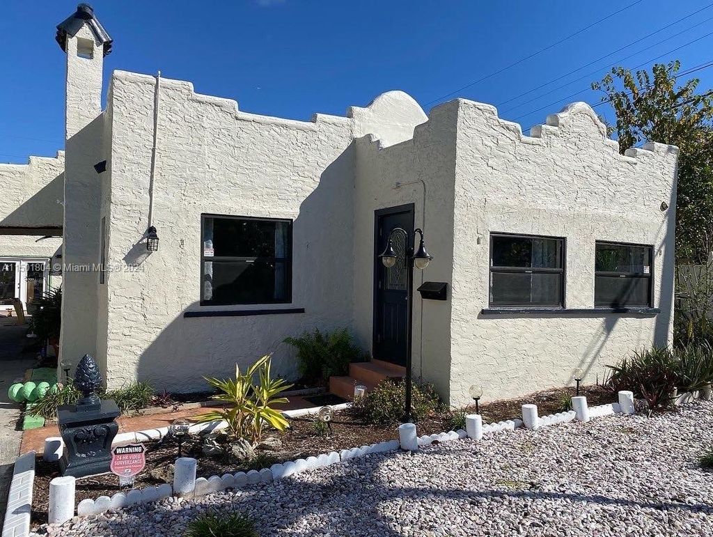 Photo of 703 Lytle St, West Palm Beach, FL 33405 (MLS # A11501804)