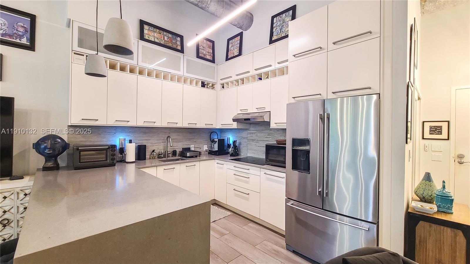 2001 Biscayne Blvd 2117