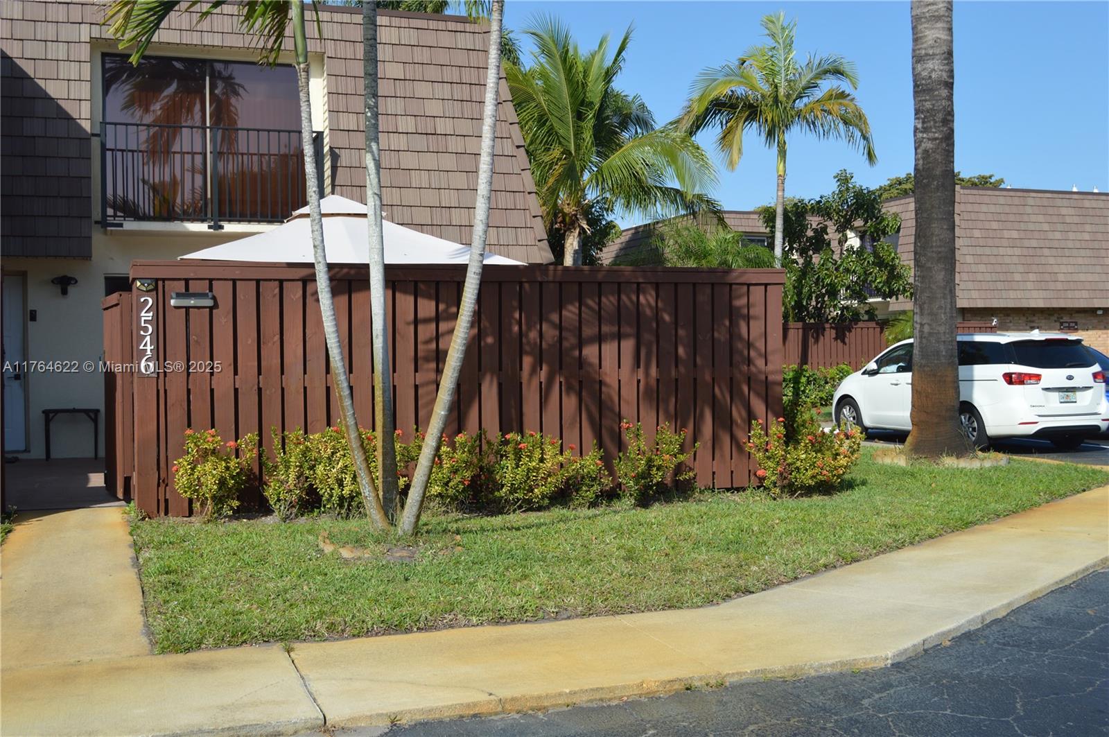 2546 SW 15th St 2546