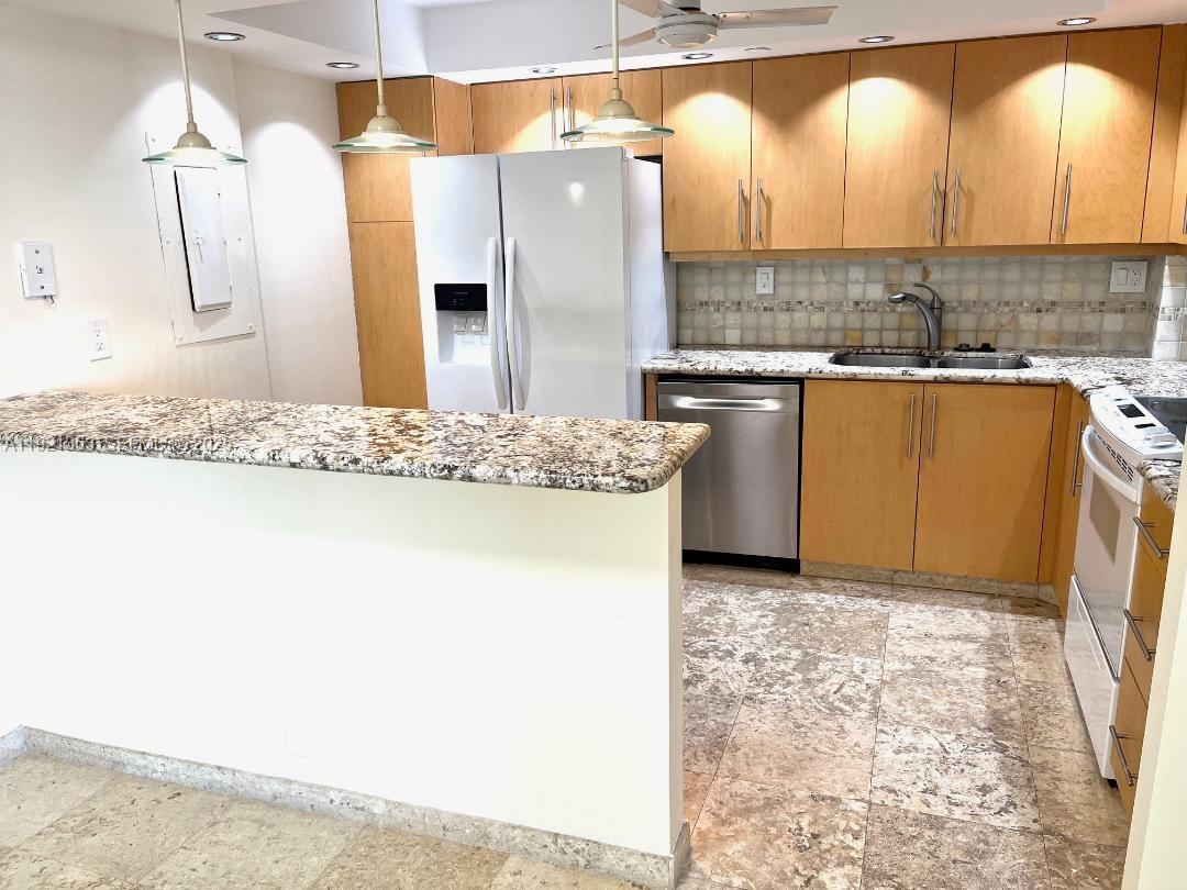 4000 Towerside Ter 1709