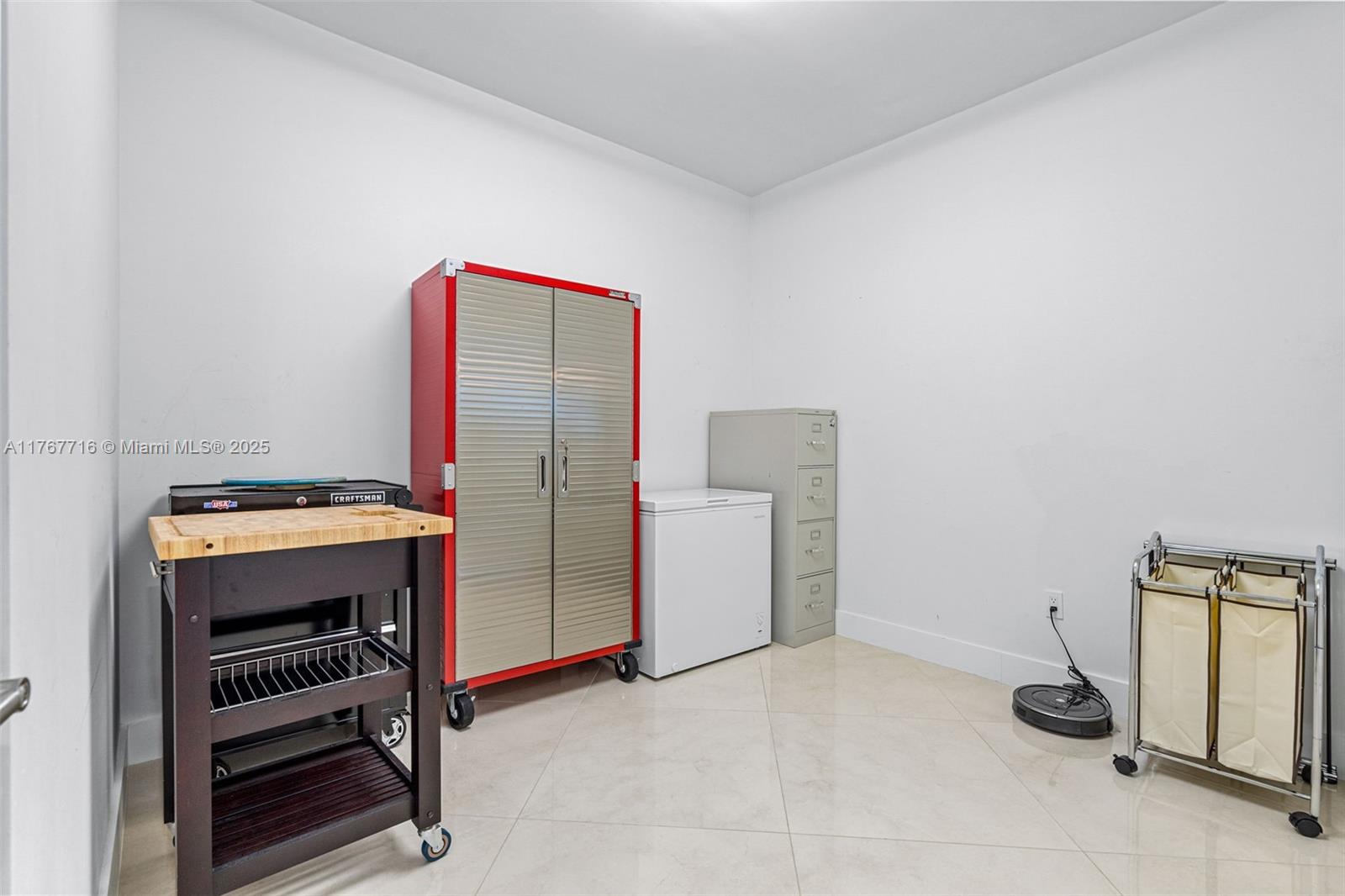 3030 AVENTURA CONDO - Residential