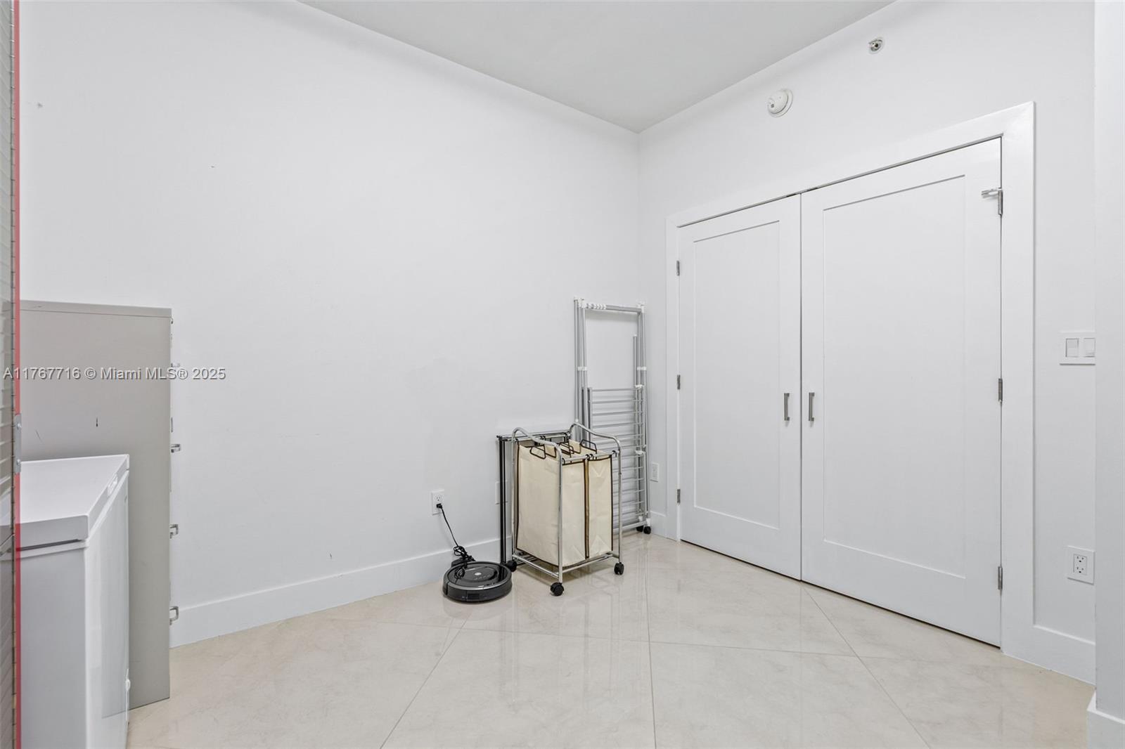 3030 AVENTURA CONDO - Residential