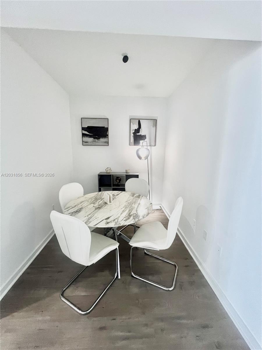 31 SE 6th St 2307