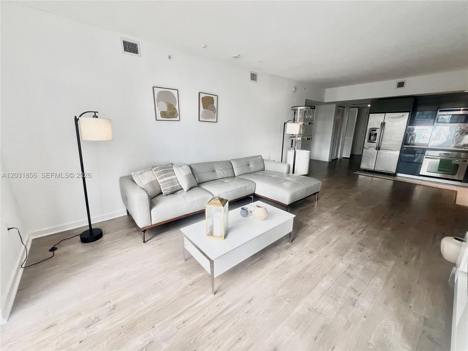 31 SE 6th St 2307