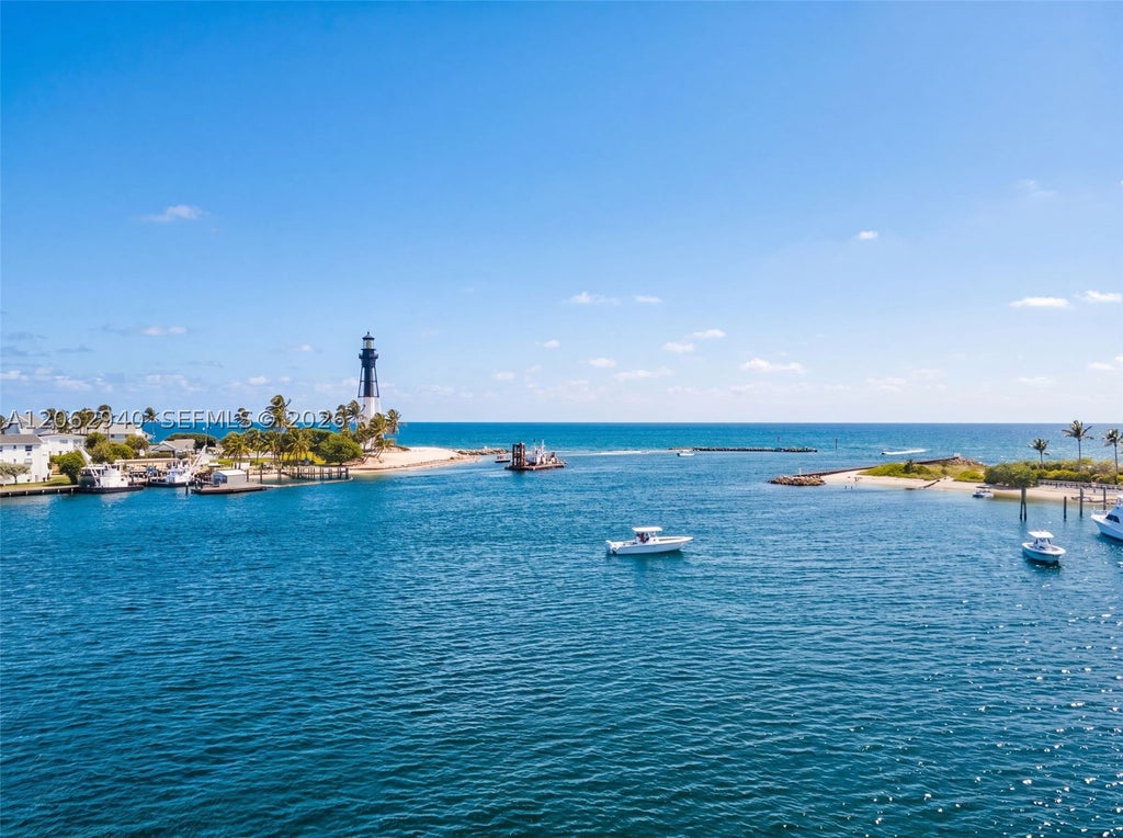 Photo of 2508 Bay Dr #114, Pompano Beach, FL 33062 (MLS # A12062940)