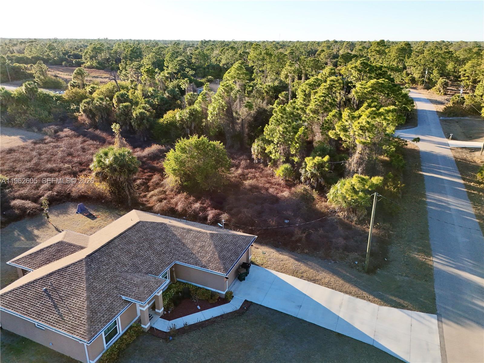 PORT CHARLOTTE - Land