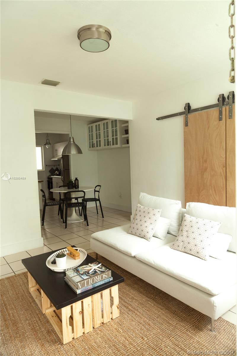 MARSEILLES DECO CONDO - Residential Lease