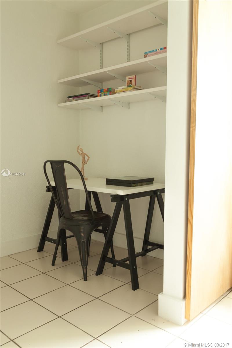 MARSEILLES DECO CONDO - Residential Lease