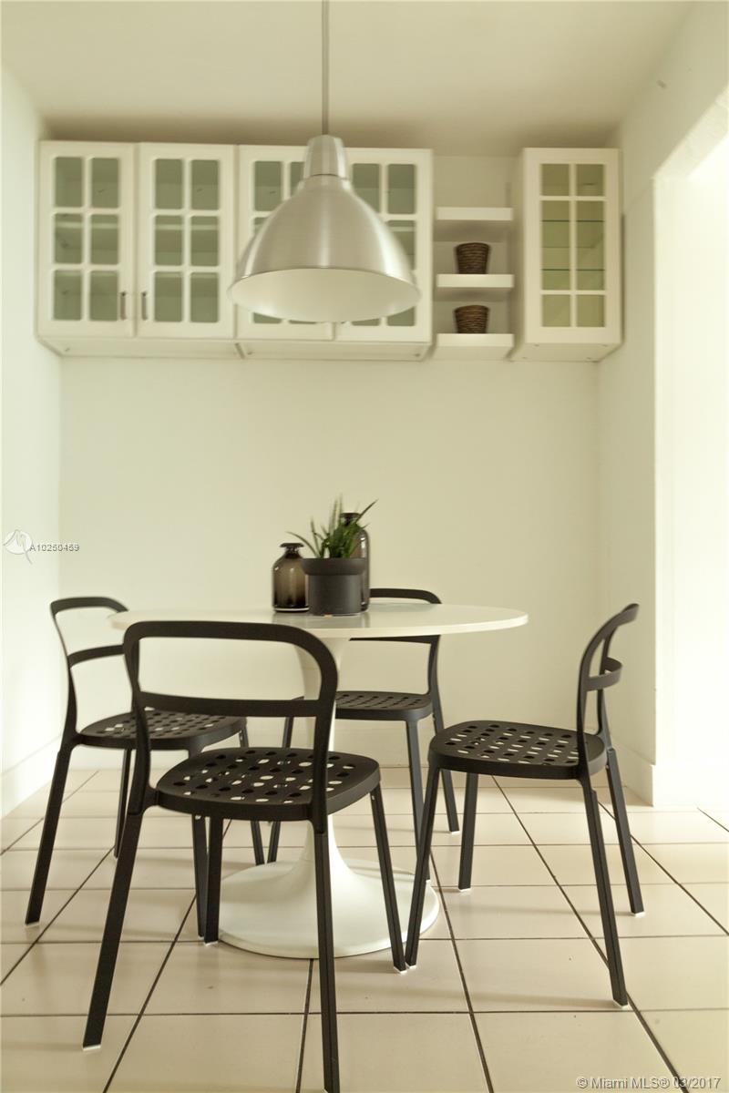 MARSEILLES DECO CONDO - Residential Lease