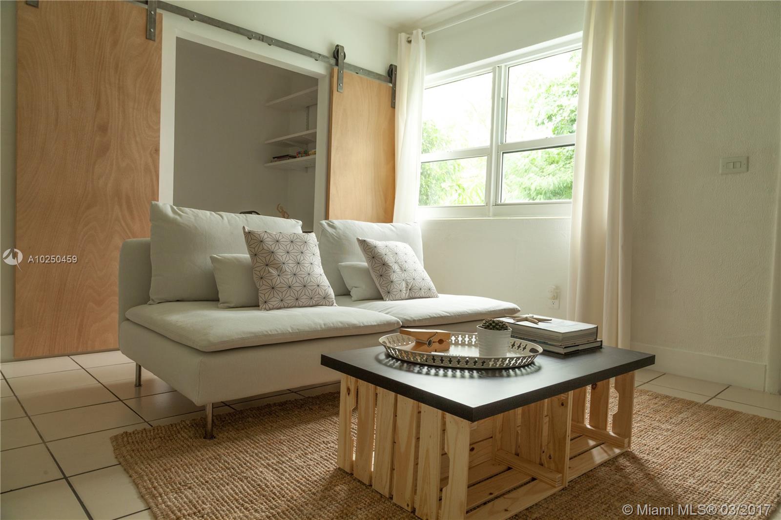 MARSEILLES DECO CONDO - Residential Lease