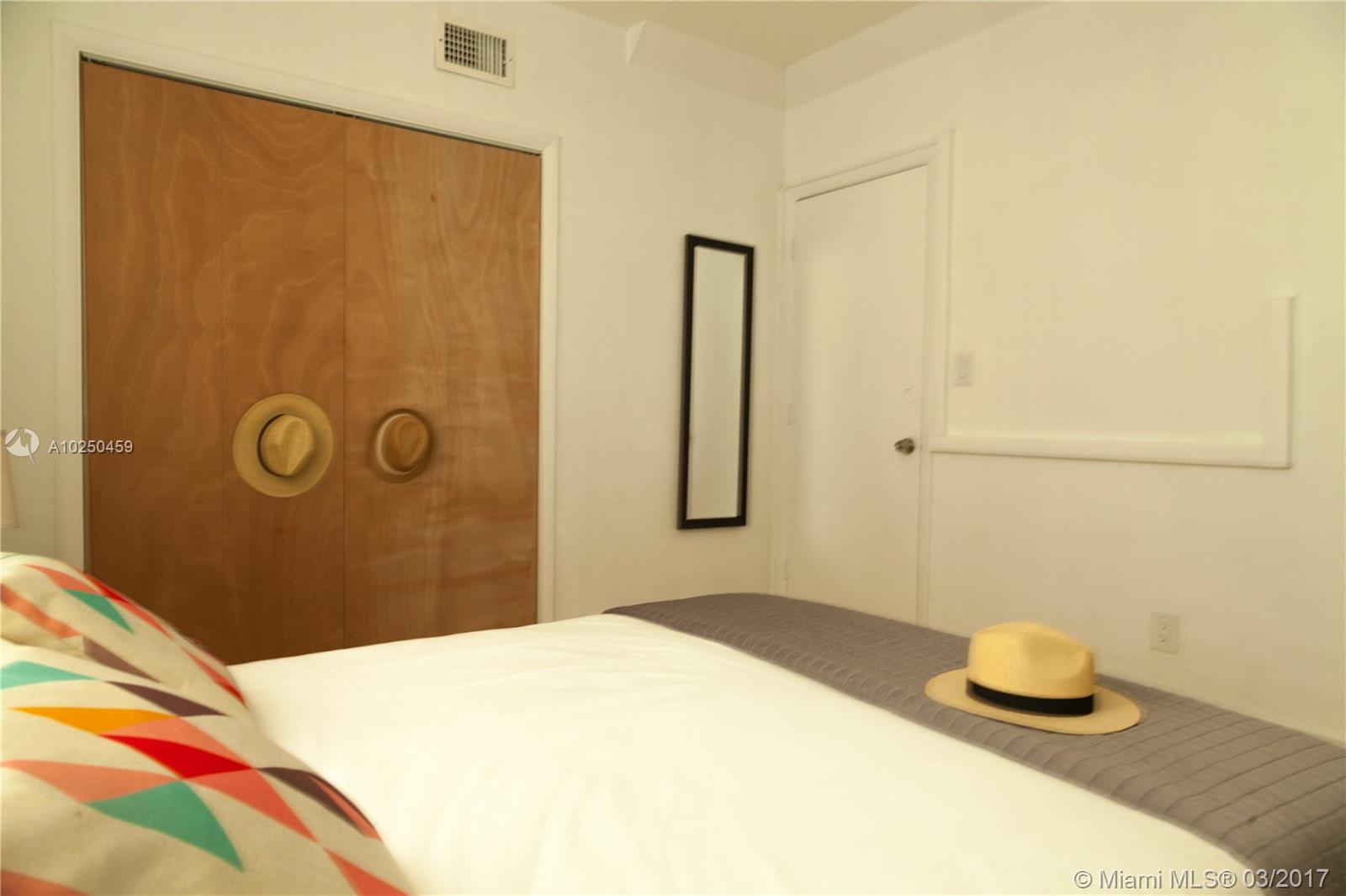 MARSEILLES DECO CONDO - Residential Lease