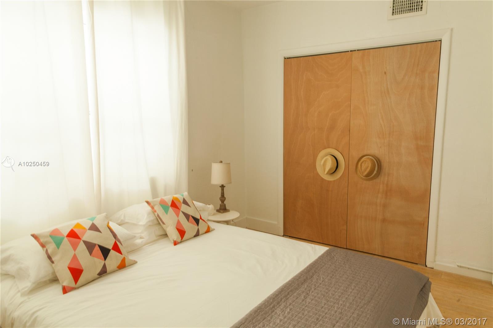 MARSEILLES DECO CONDO - Residential Lease