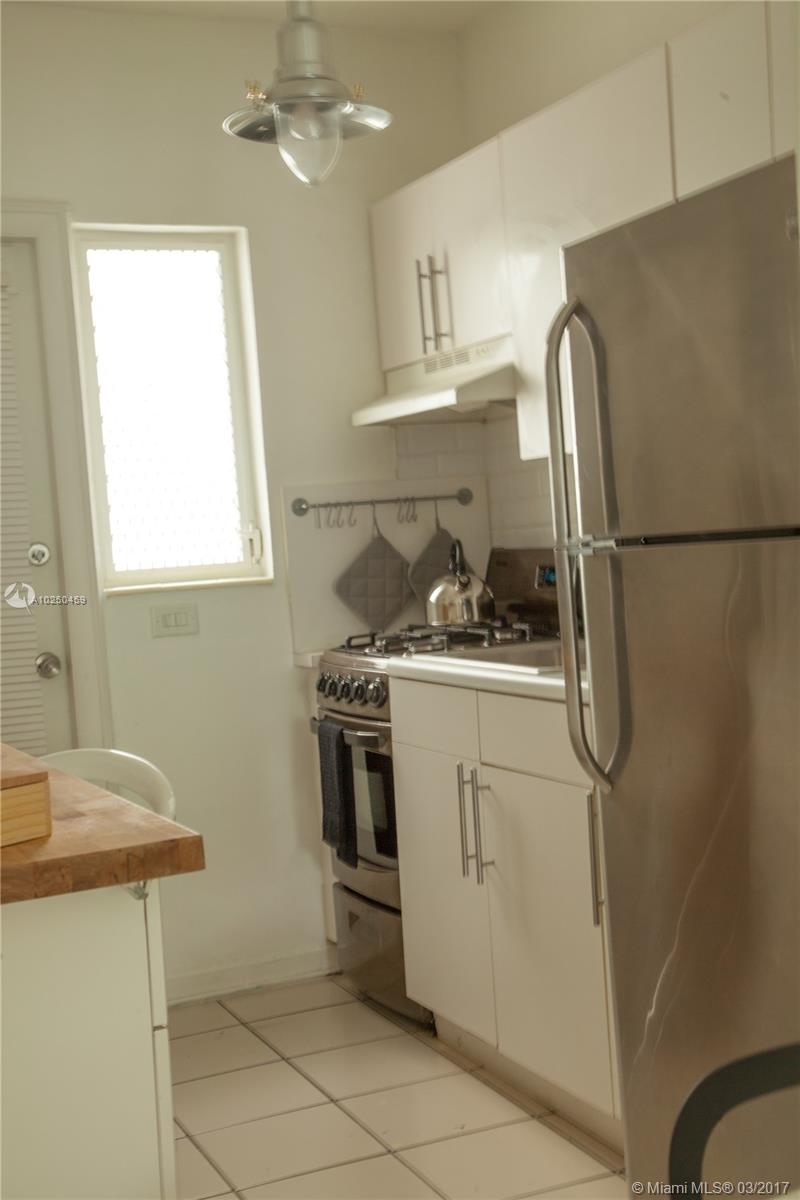 MARSEILLES DECO CONDO - Residential Lease