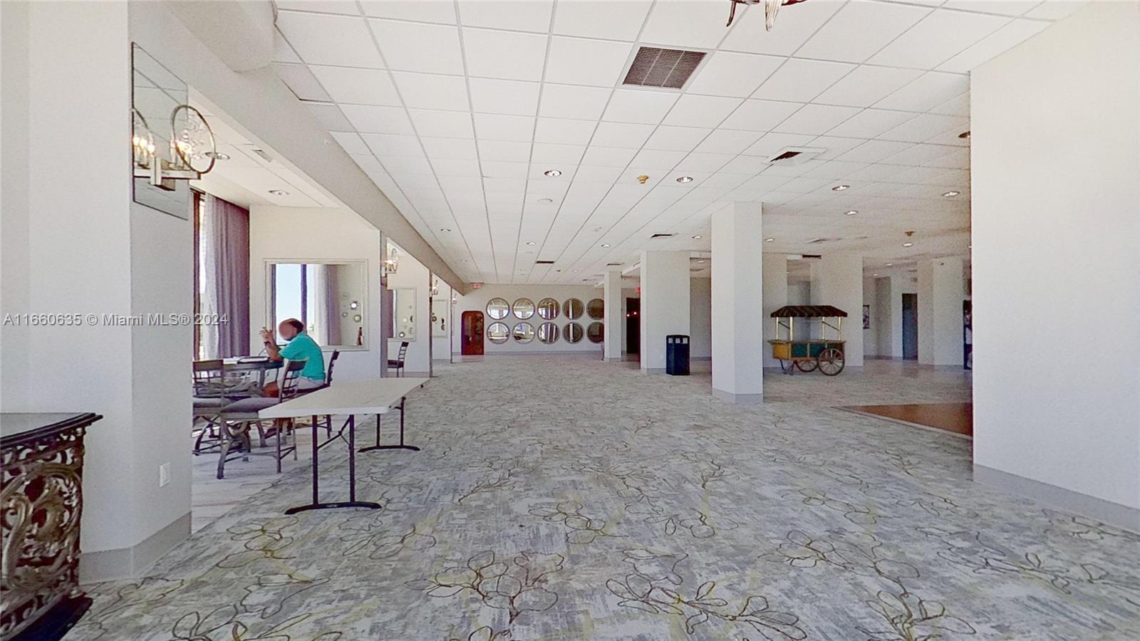 CRICKET CLUB CONDO - Residential