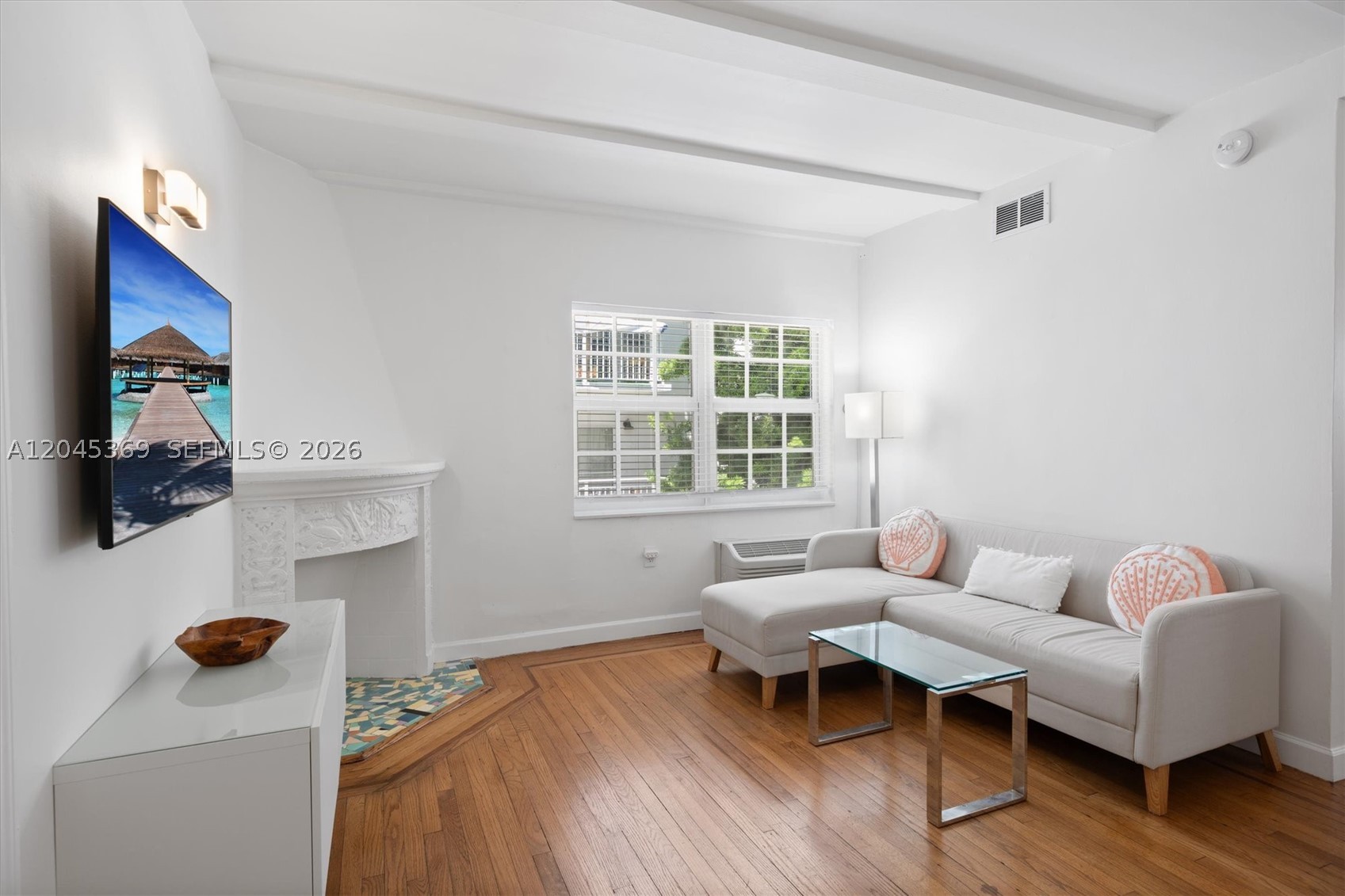 Photo 1 of 16 — 439 15th St 8, Miami Beach, FL 33139