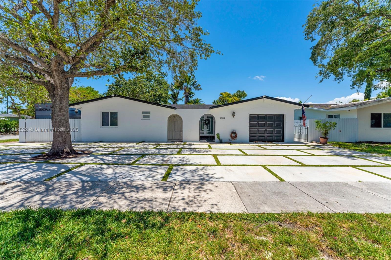 Property for Sale at 9304 Sw 166th Ter, Palmetto Bay, Miami-Dade County, Florida - Bedrooms: 3 
Bathrooms: 2  - $850,000