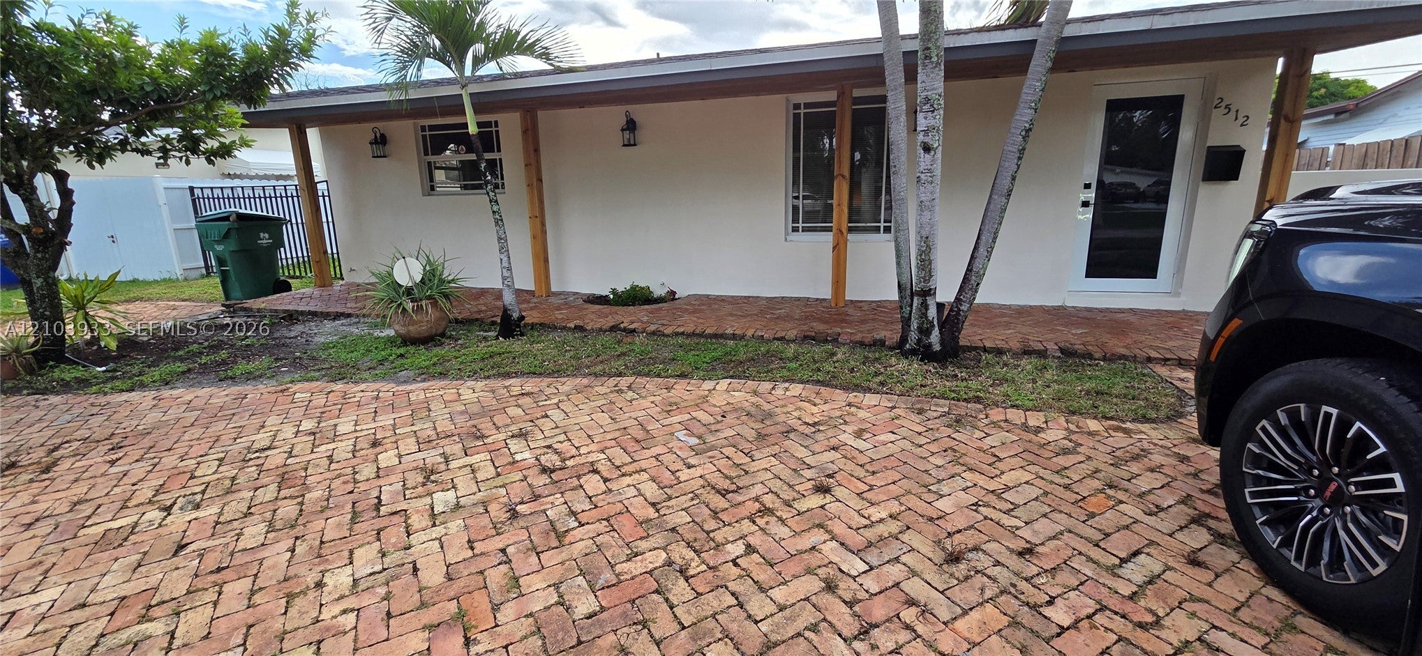 2512 Island Dr