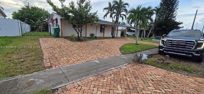 2512 Island Dr