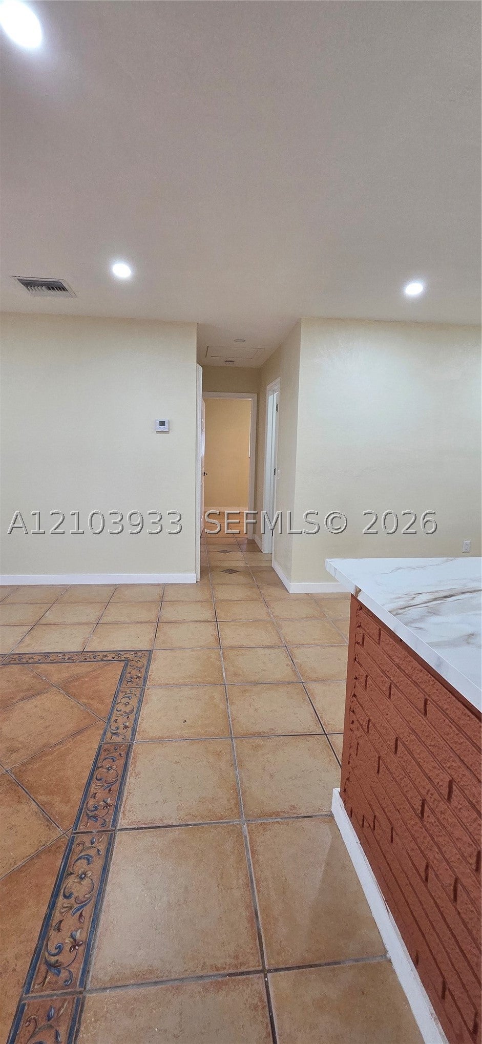 2512 Island Dr