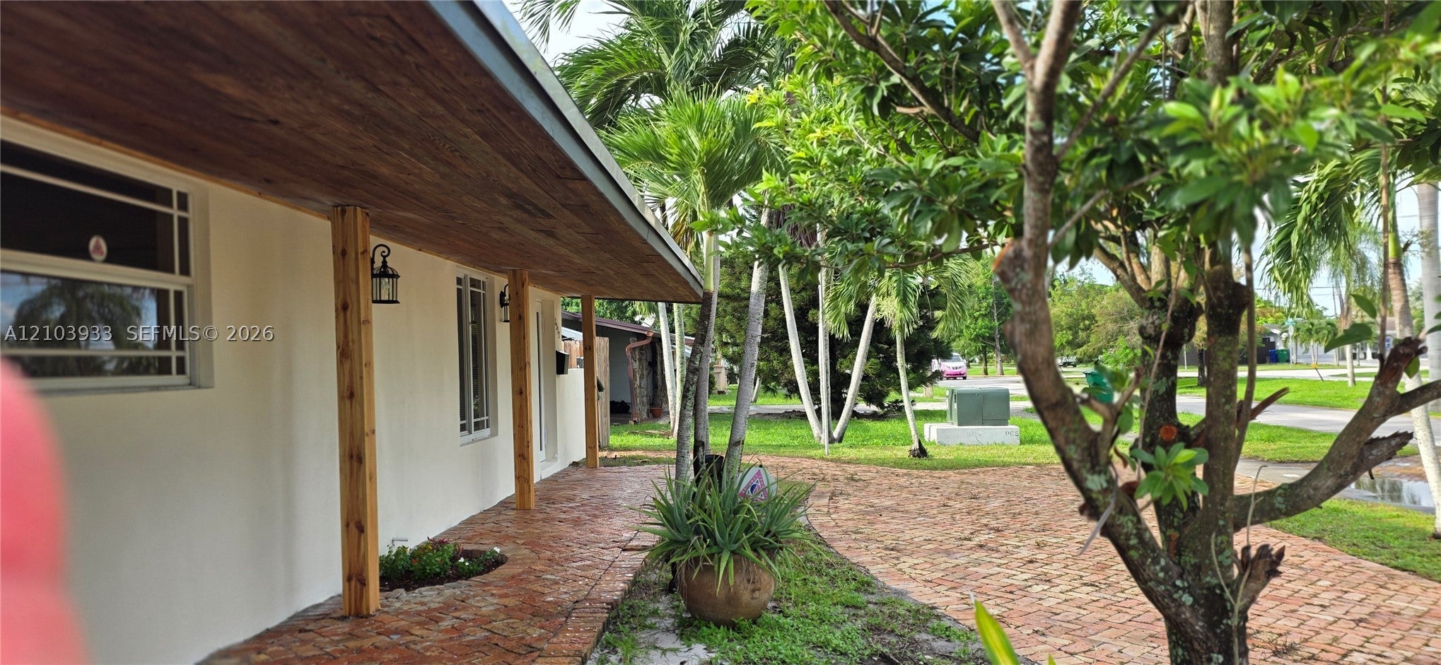 2512 Island Dr