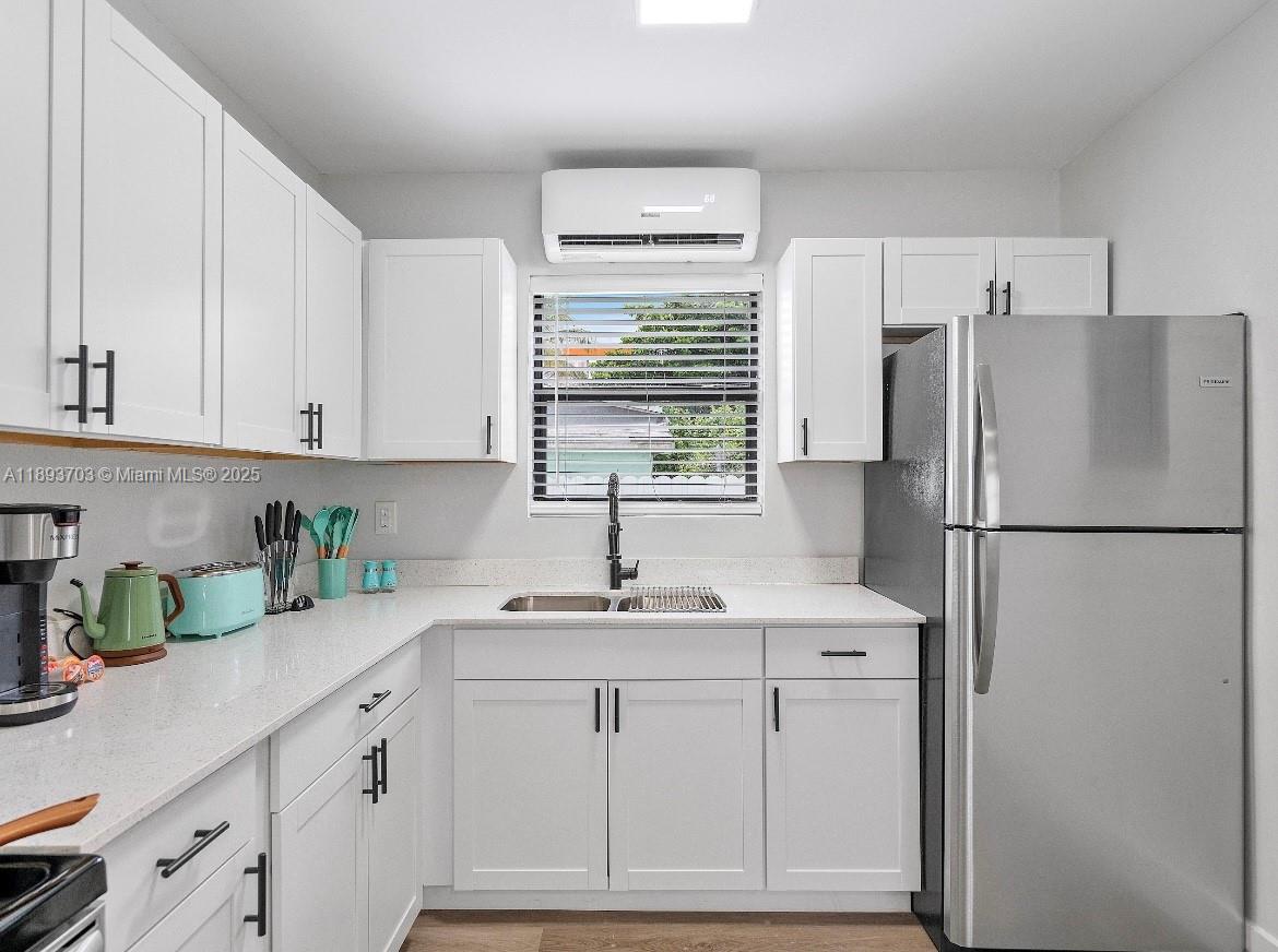 584 NW 30th St