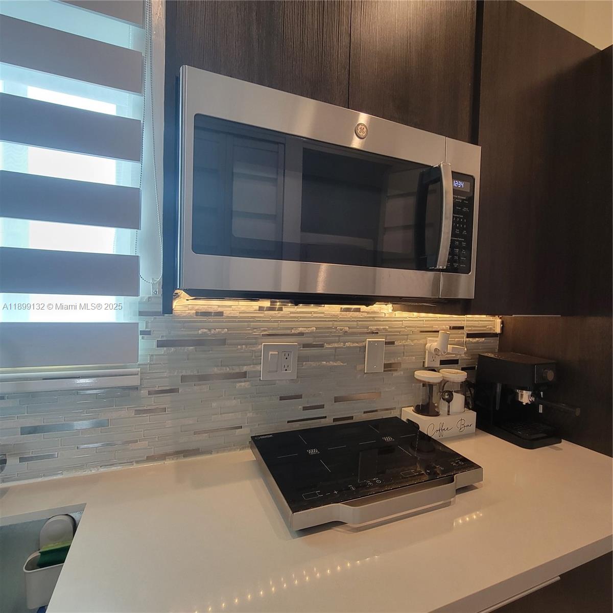 LANDMARK AT DORAL CENTRAL - Residential Lease