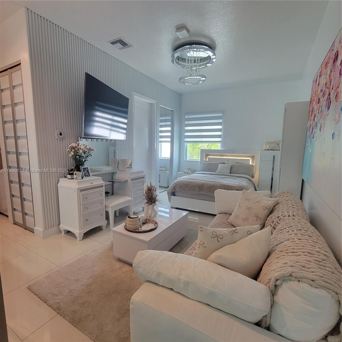 LANDMARK AT DORAL CENTRAL - Residential Lease