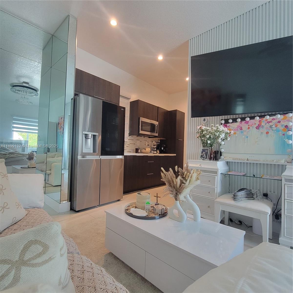 LANDMARK AT DORAL CENTRAL - Residential Lease