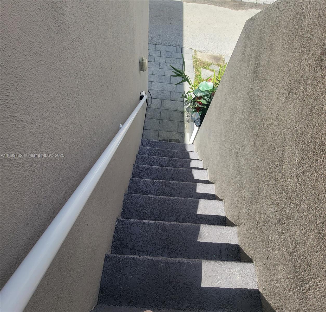 LANDMARK AT DORAL CENTRAL - Residential Lease