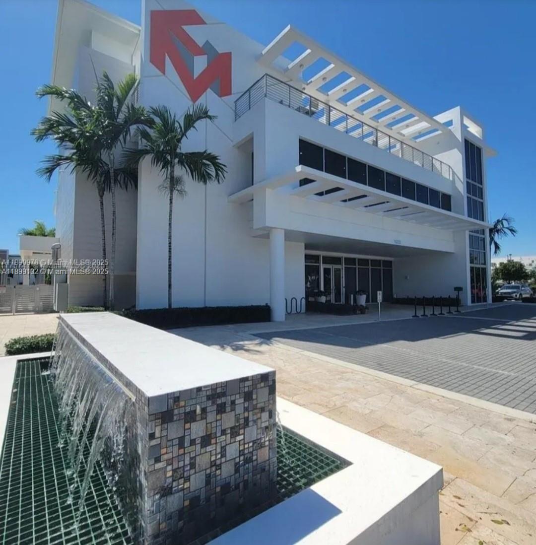 LANDMARK AT DORAL CENTRAL - Residential Lease