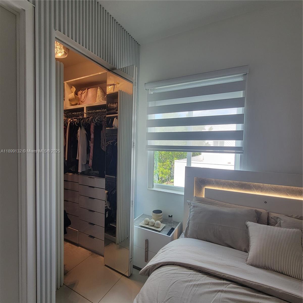 LANDMARK AT DORAL CENTRAL - Residential Lease