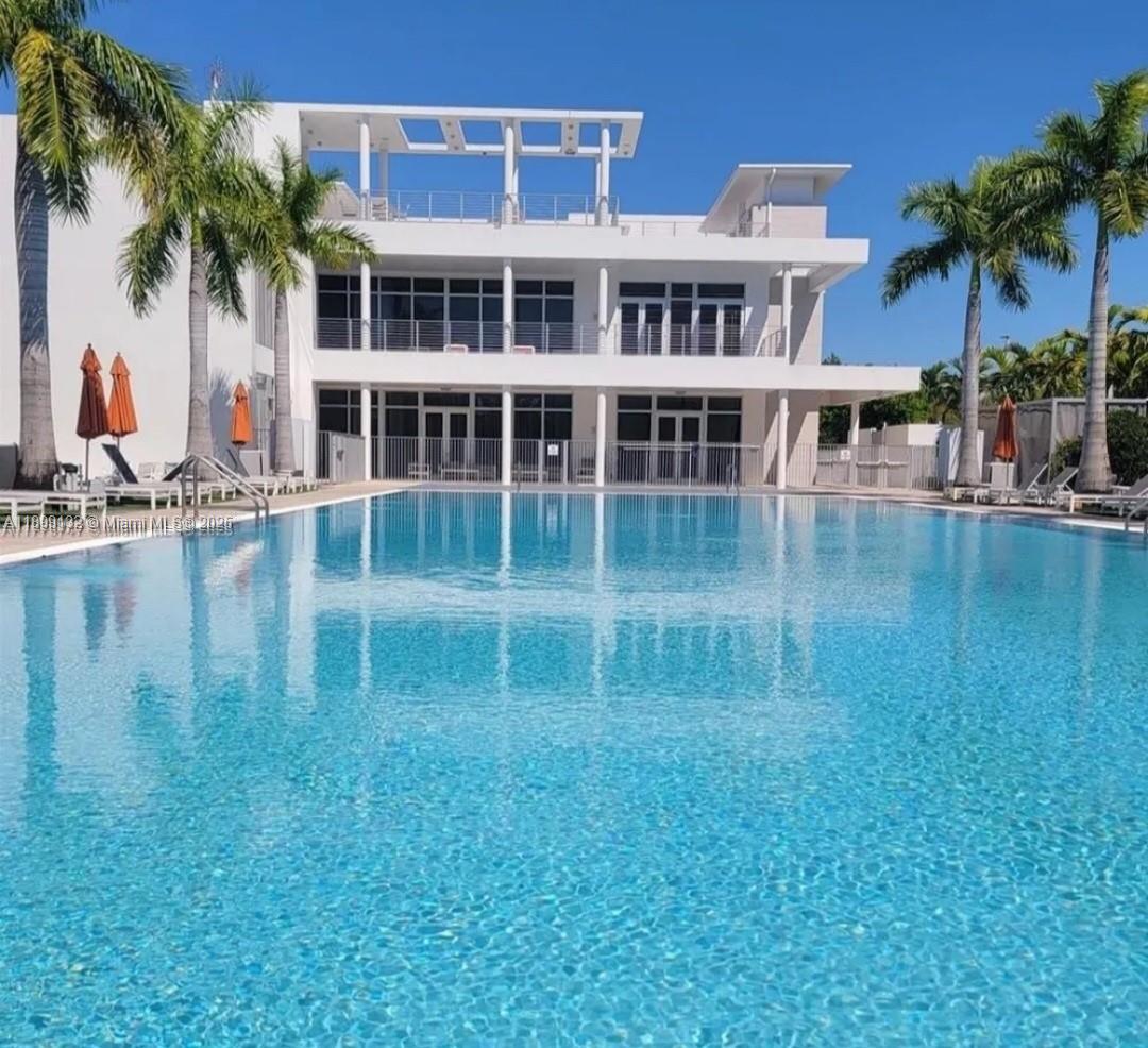 LANDMARK AT DORAL CENTRAL - Residential Lease