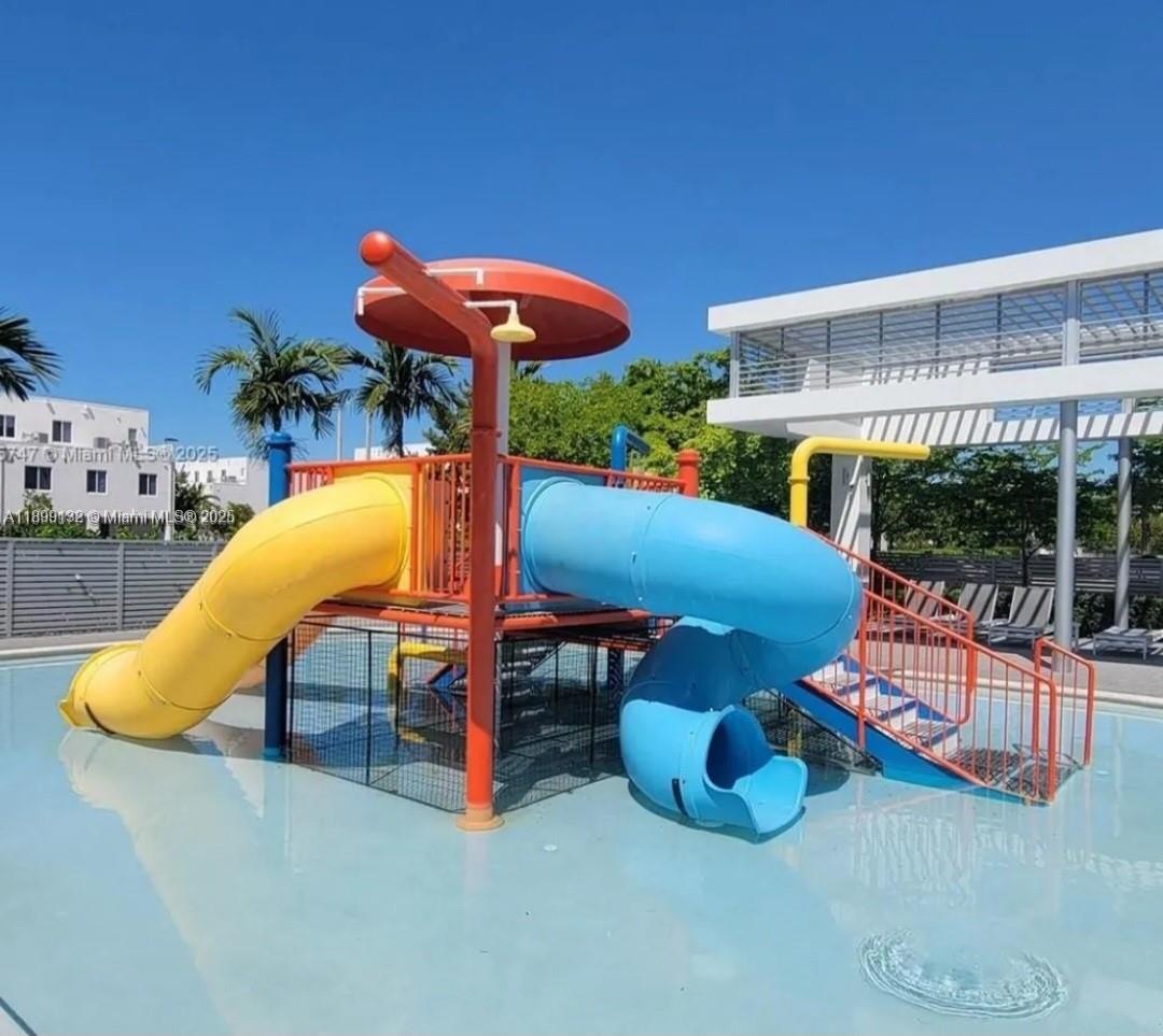 LANDMARK AT DORAL CENTRAL - Residential Lease