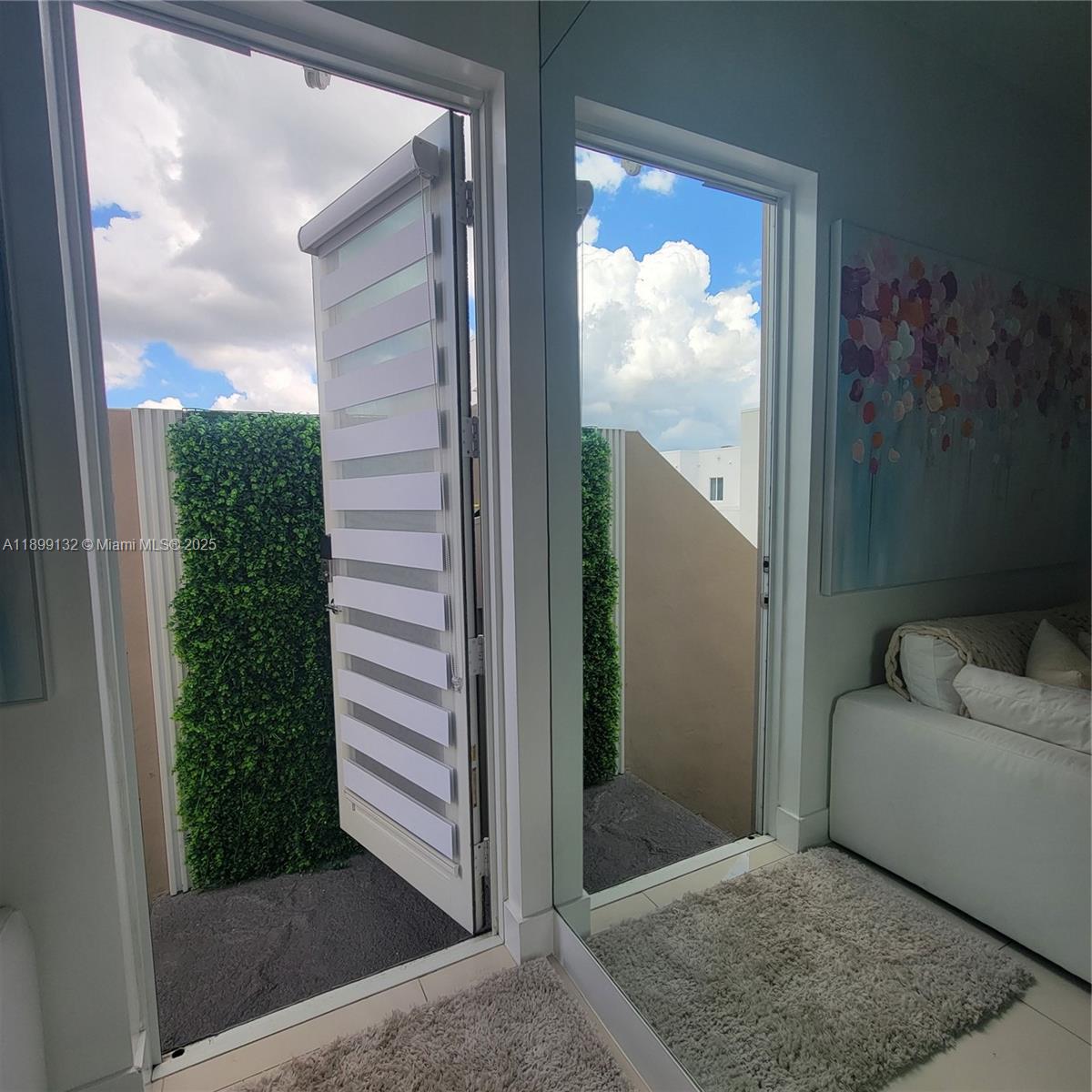 LANDMARK AT DORAL CENTRAL - Residential Lease