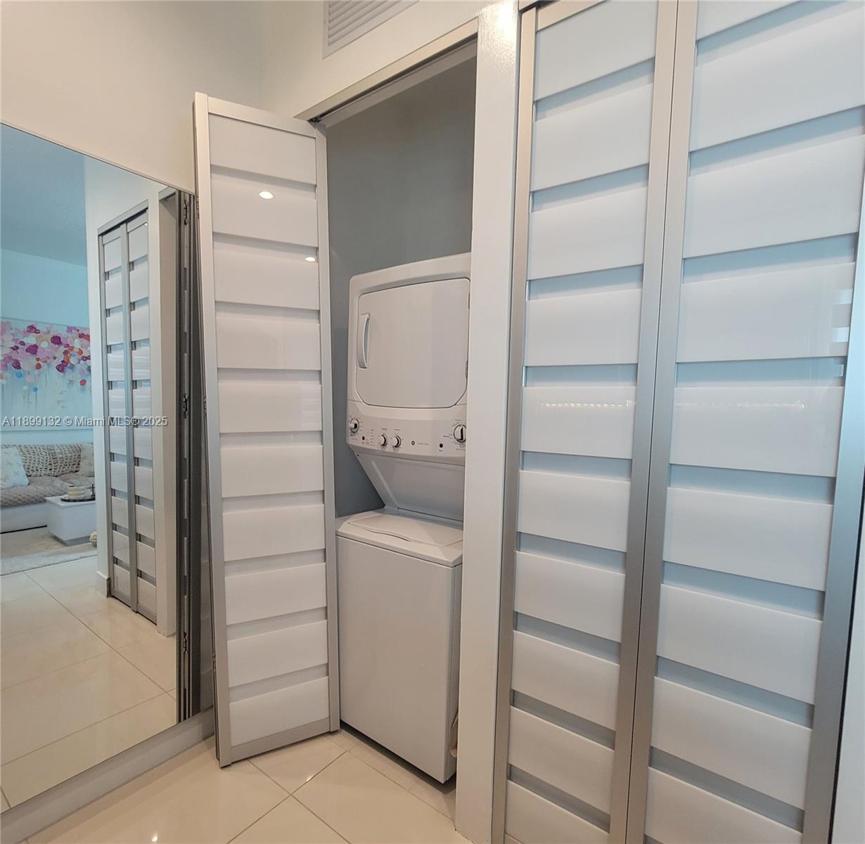 LANDMARK AT DORAL CENTRAL - Residential Lease