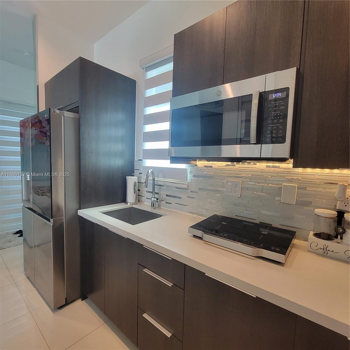 LANDMARK AT DORAL CENTRAL - Residential Lease