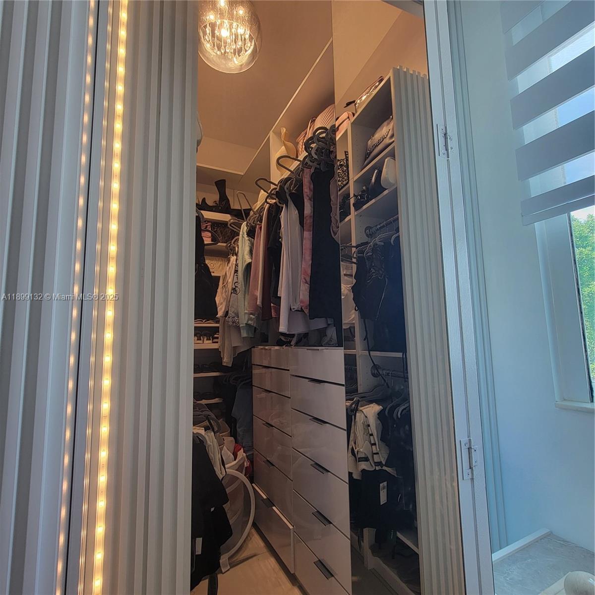 LANDMARK AT DORAL CENTRAL - Residential Lease