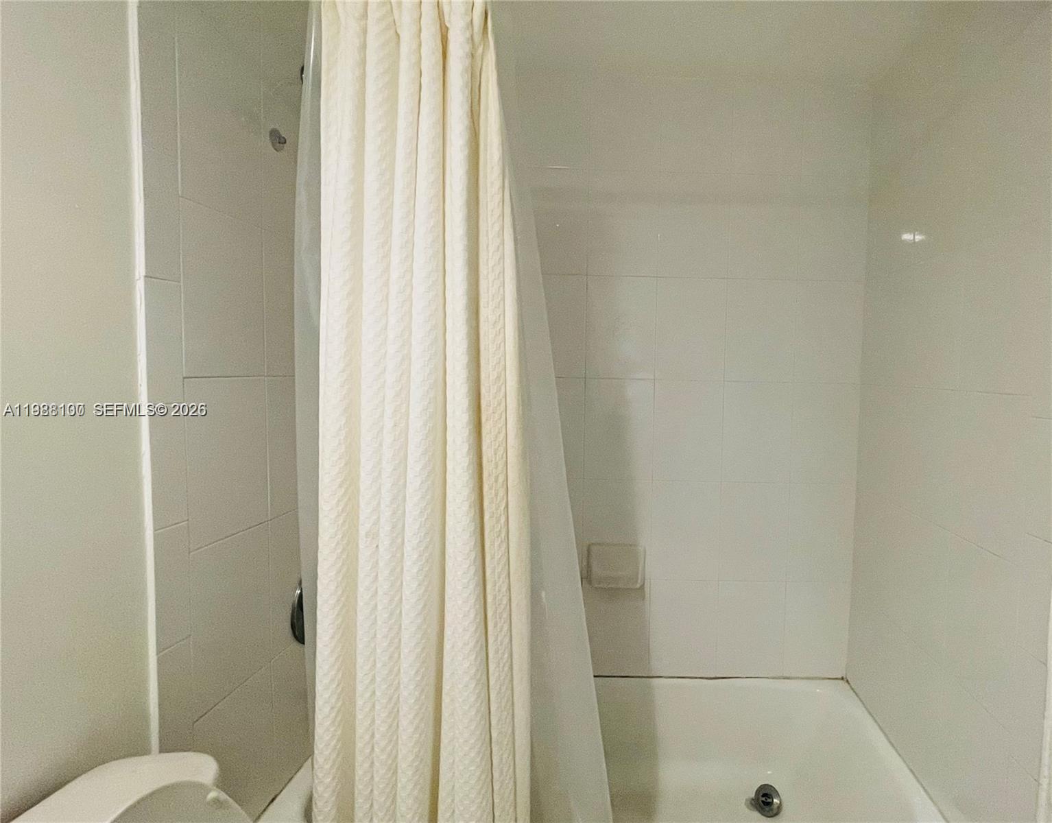 RESIDENCES ON HOLLYWOOD B - Residential