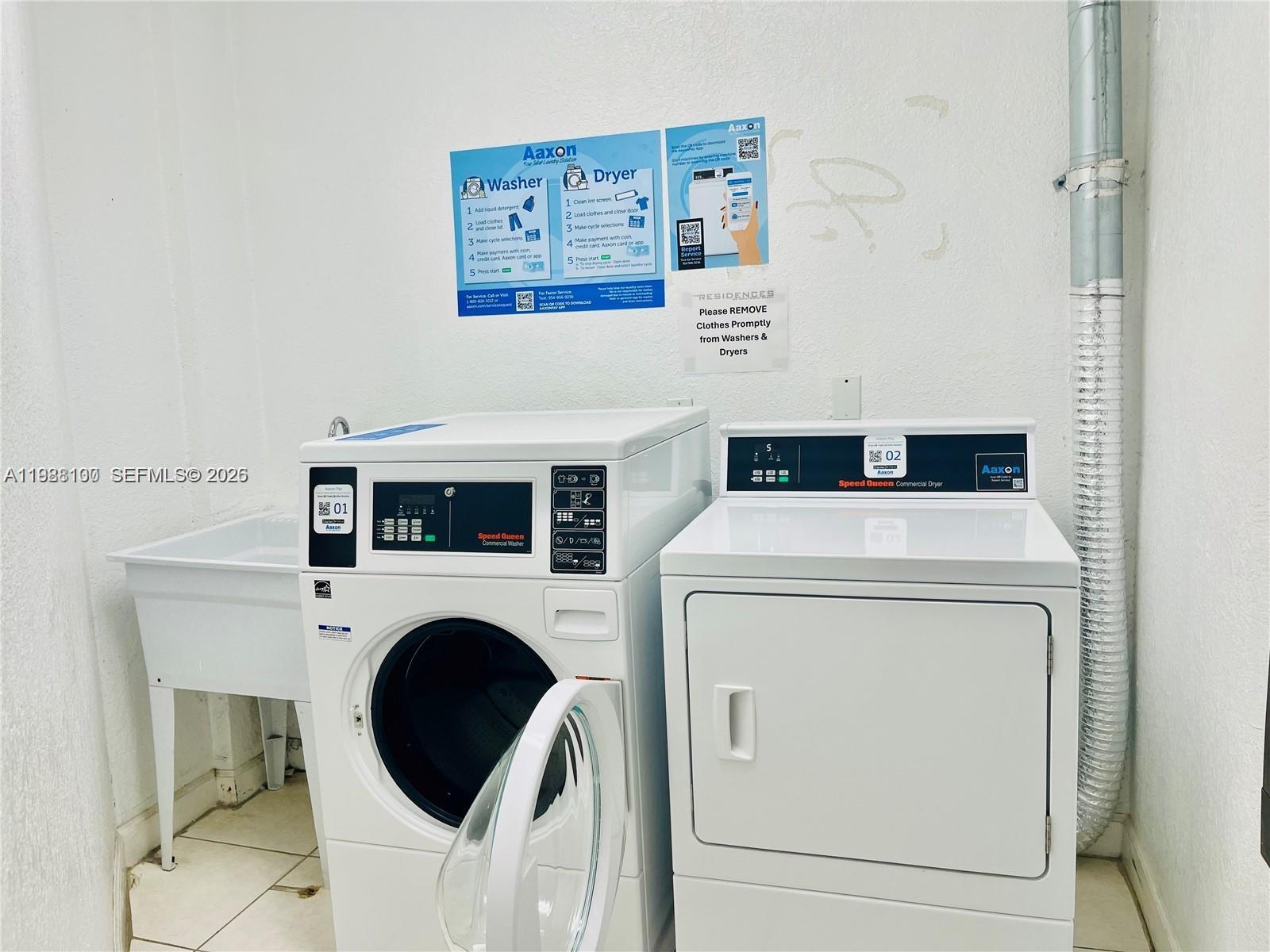 RESIDENCES ON HOLLYWOOD B - Residential