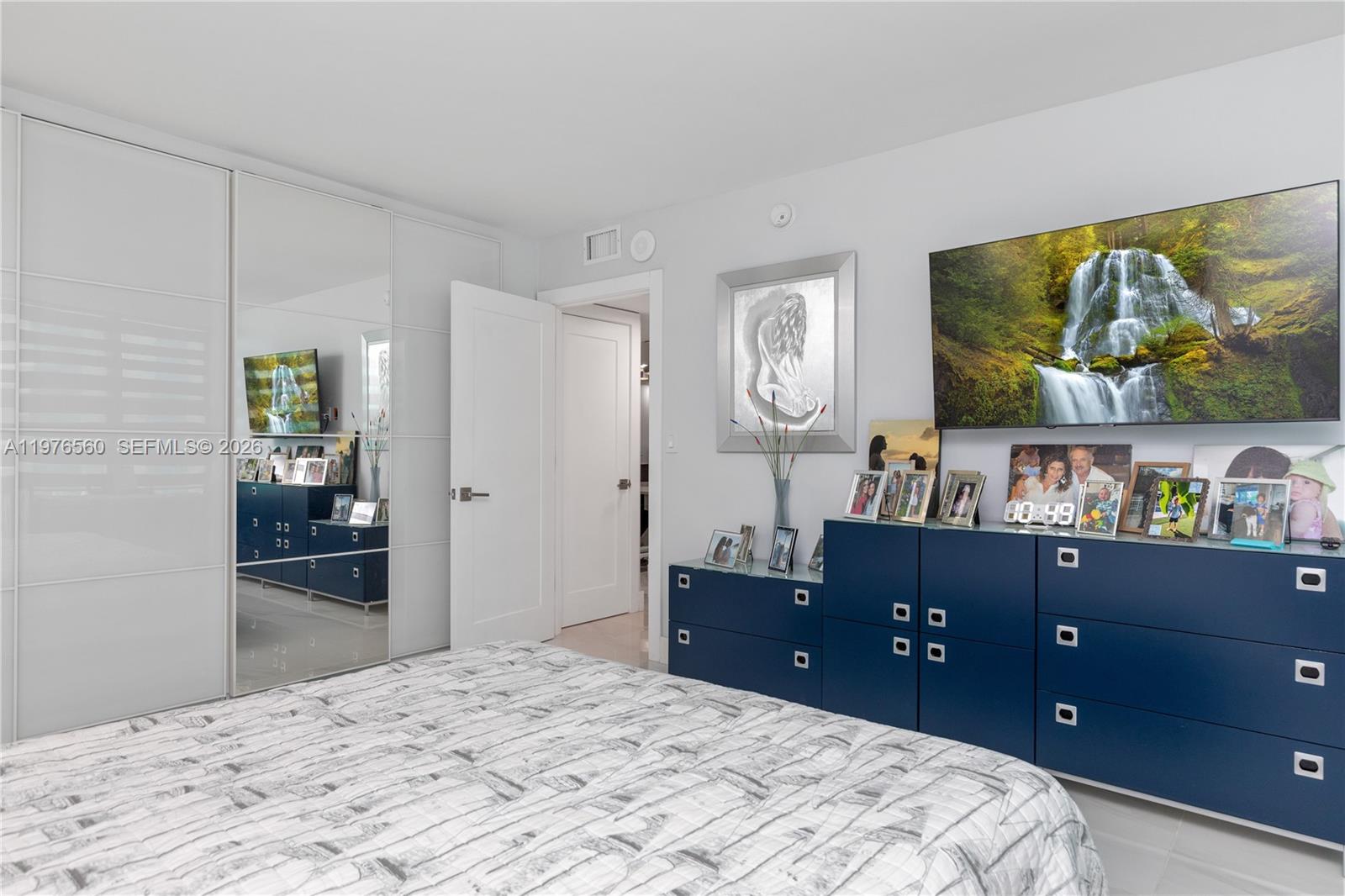 OLYMPUS CONDO PHASE - Residential