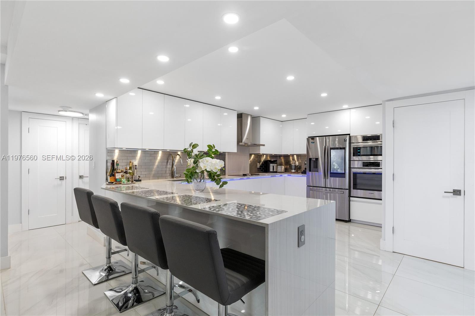 OLYMPUS CONDO PHASE - Residential