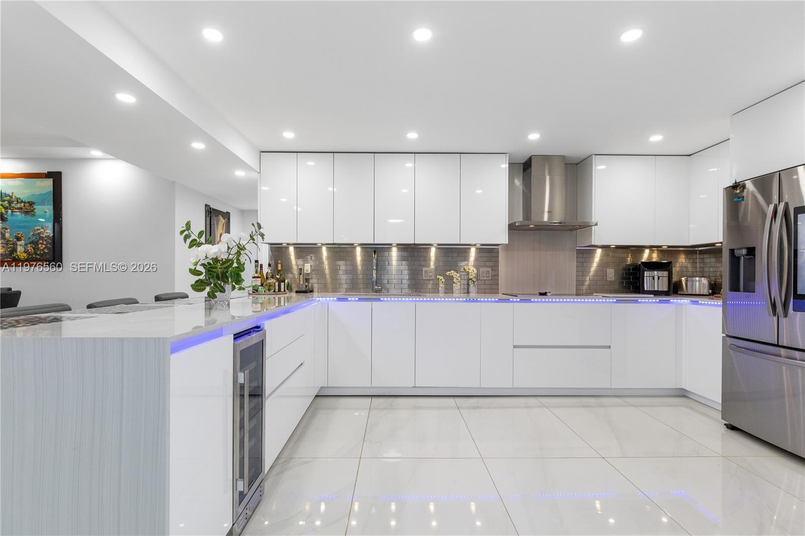 OLYMPUS CONDO PHASE - Residential