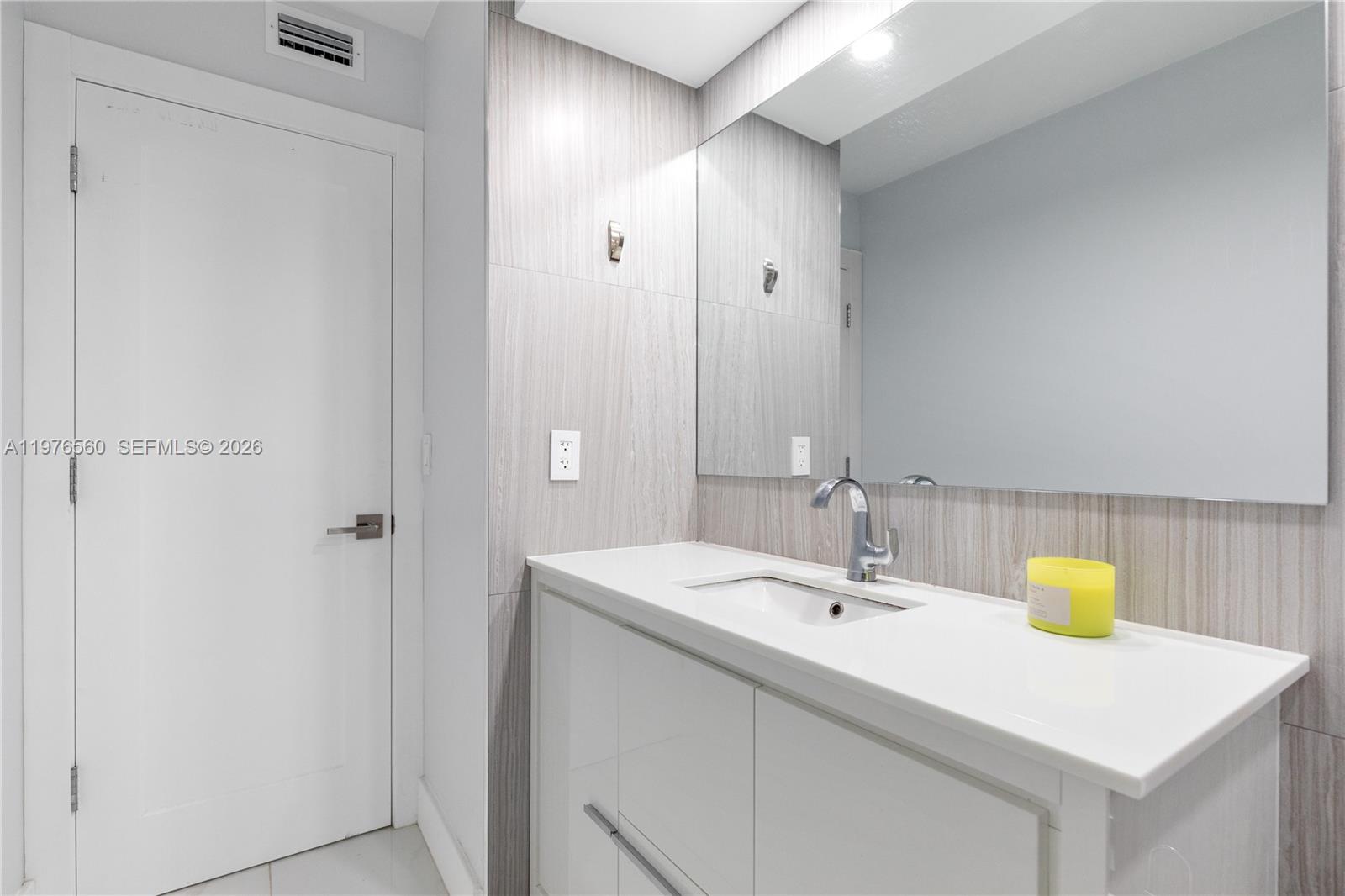 OLYMPUS CONDO PHASE - Residential