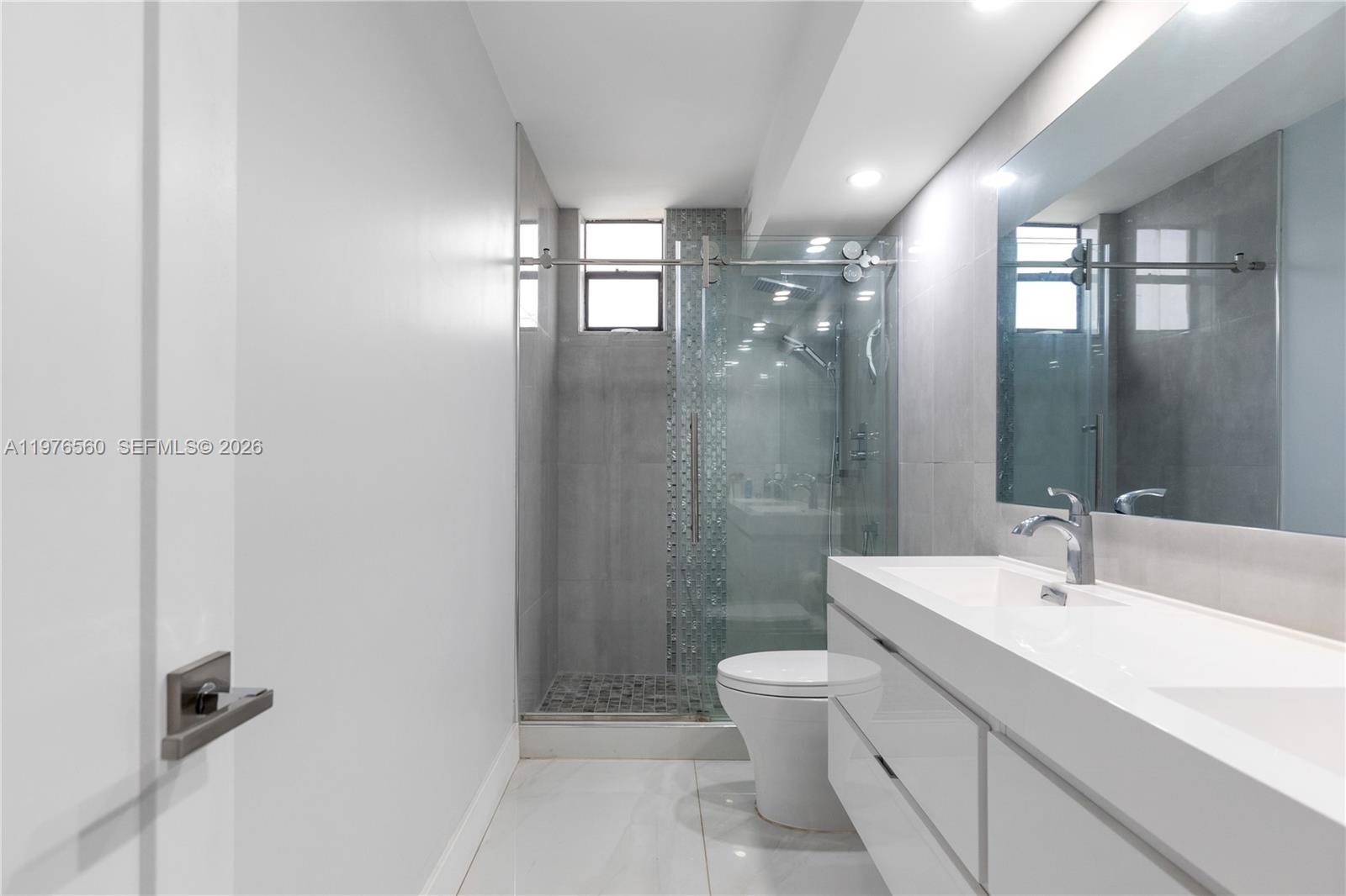 OLYMPUS CONDO PHASE - Residential