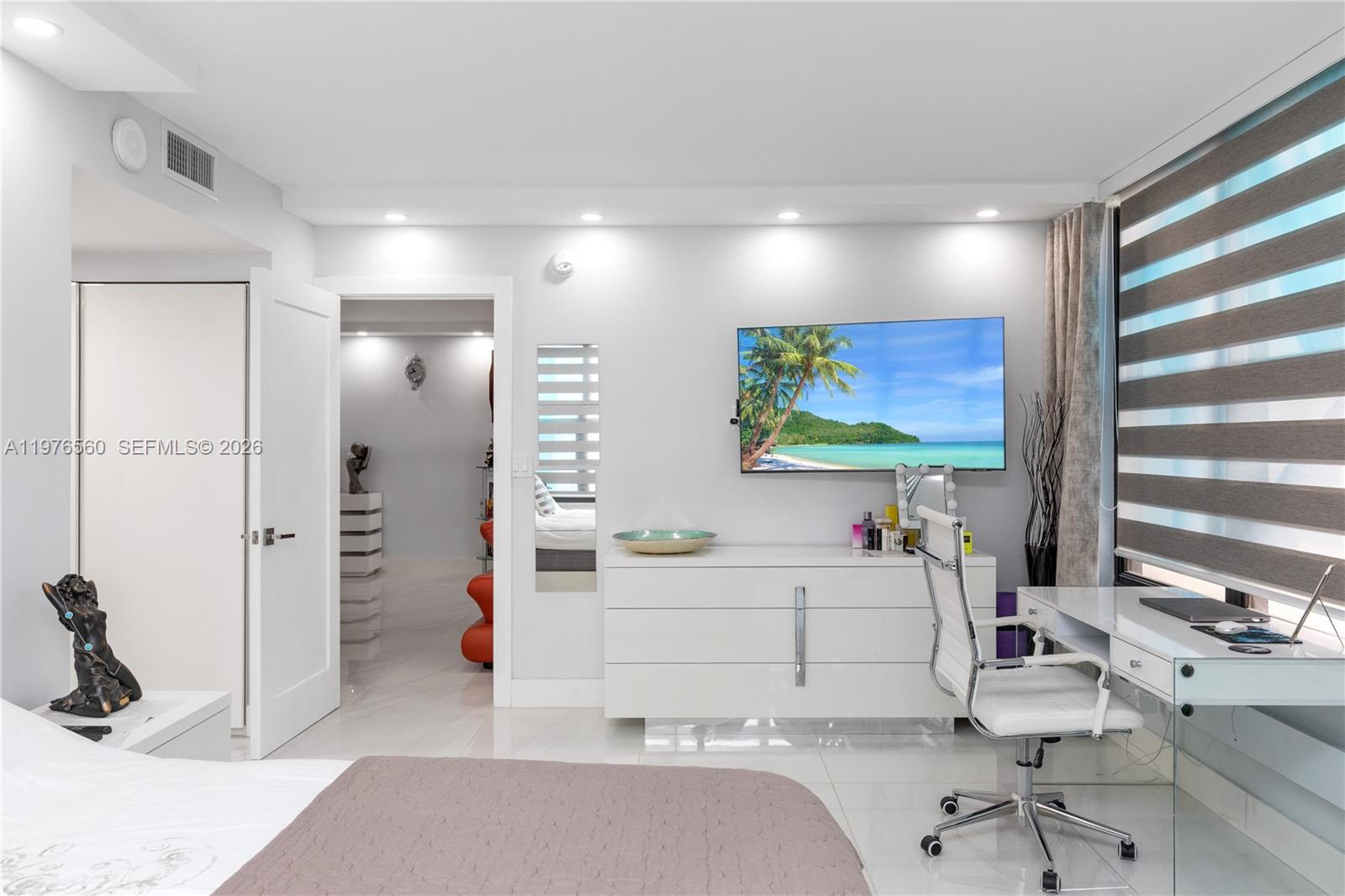 OLYMPUS CONDO PHASE - Residential