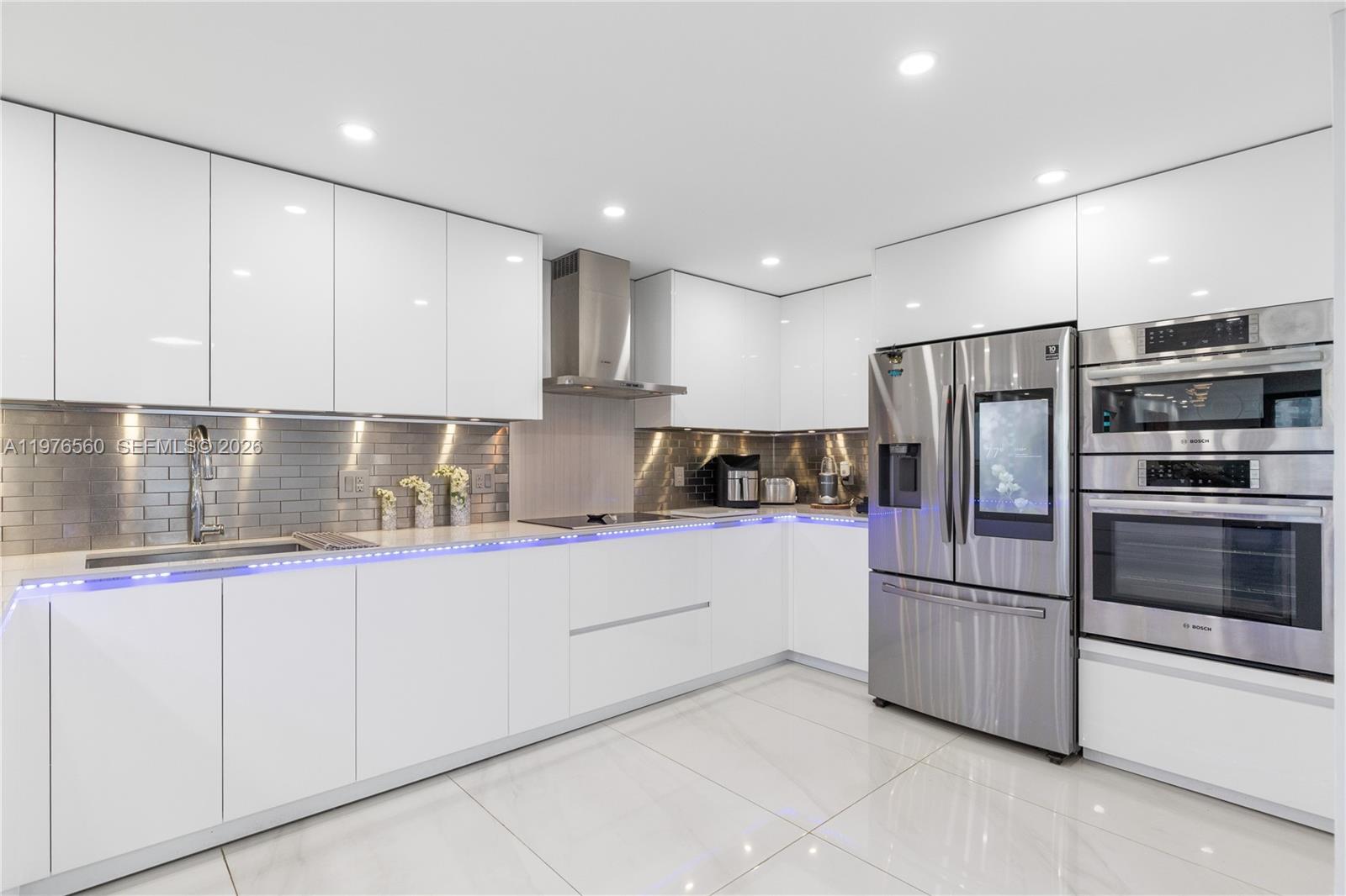 OLYMPUS CONDO PHASE - Residential