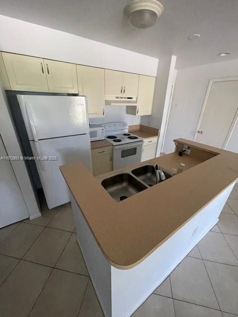 PALM LAKE CONDO - Residential Lease