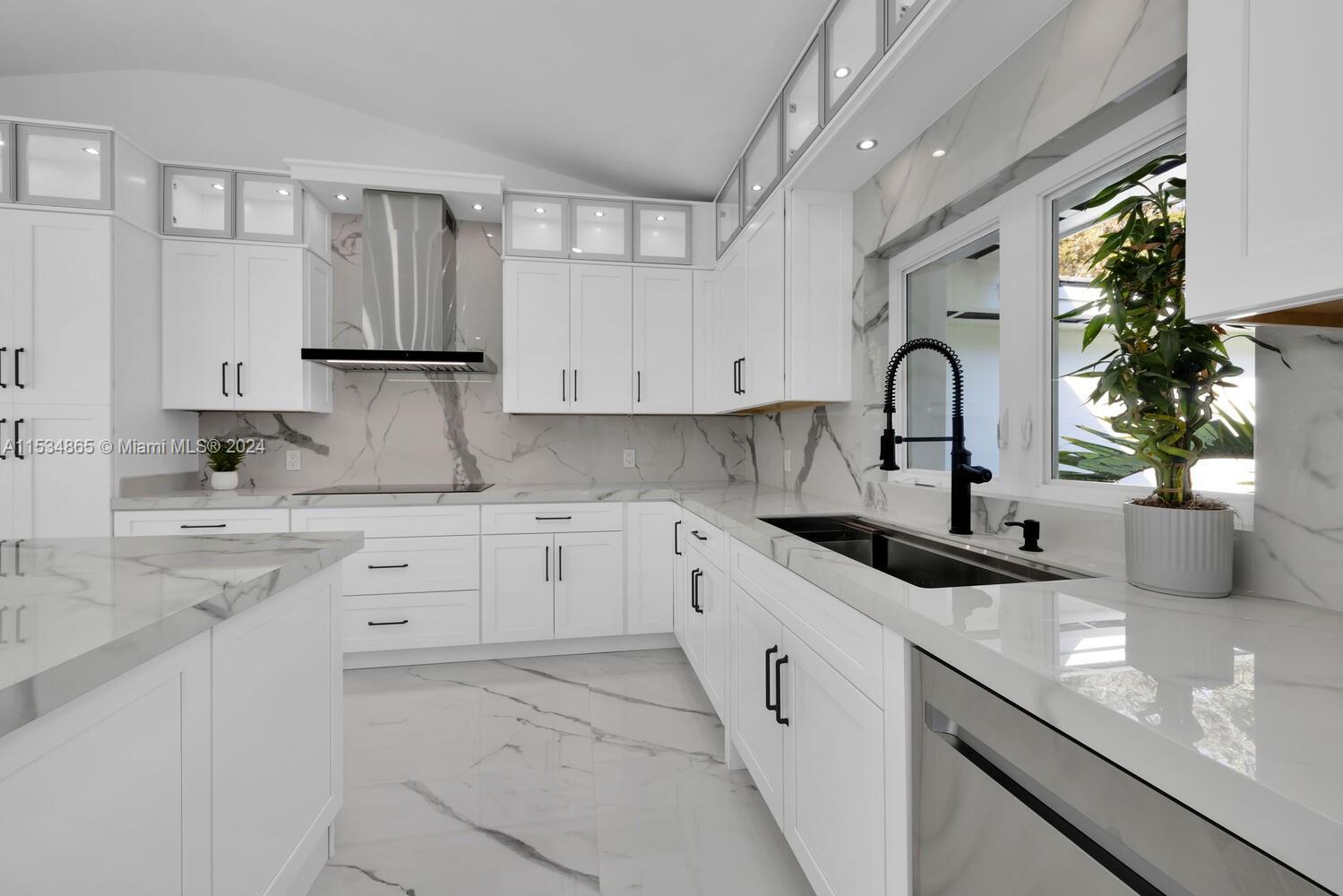 CORAL GABLES RIVIERA SEC - Residential