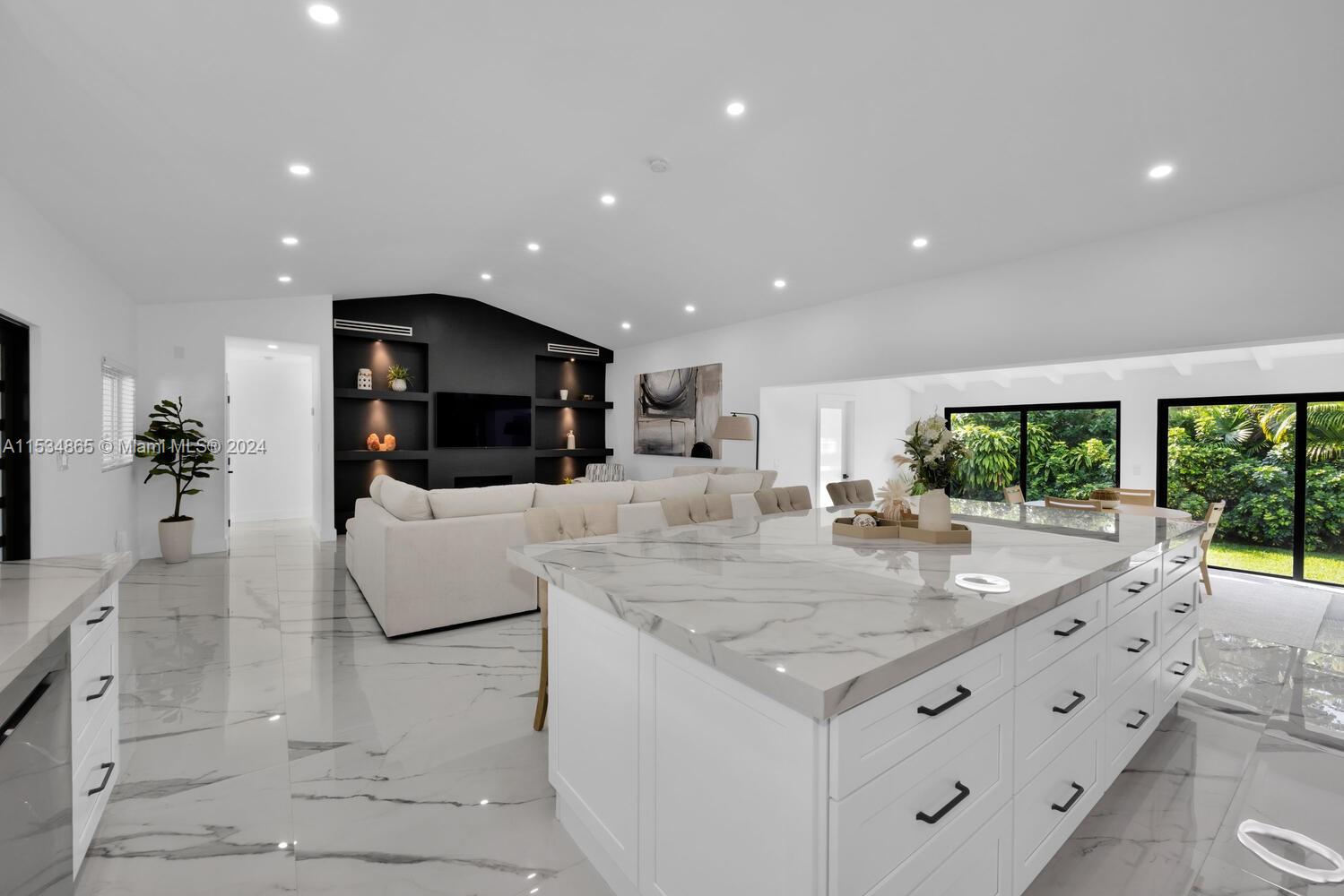 CORAL GABLES RIVIERA SEC - Residential